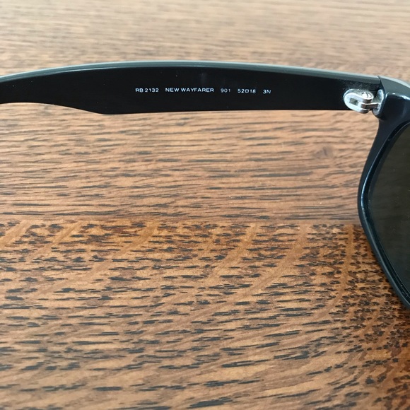 Rayban Wayfarer Sunglasses - Picture 7 of 8
